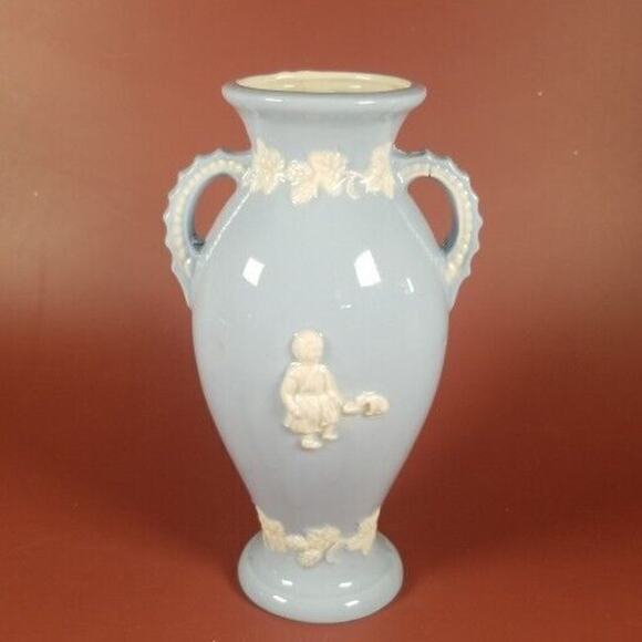 Vintage Victorian Style Ceramic Vase Made In Japan, In White And Blue, 1950s - Picture 3 of 14
